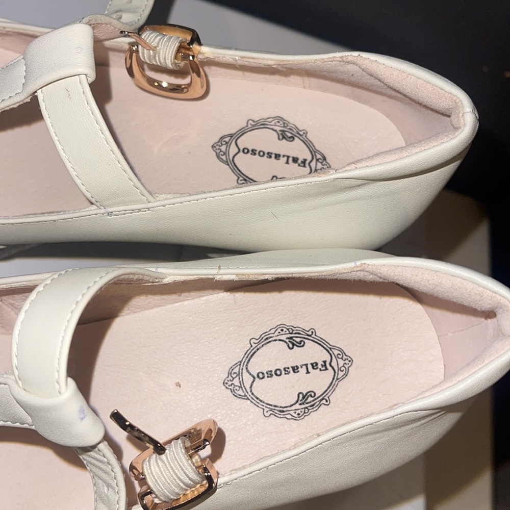 Shoes - Picture 6 of 6
